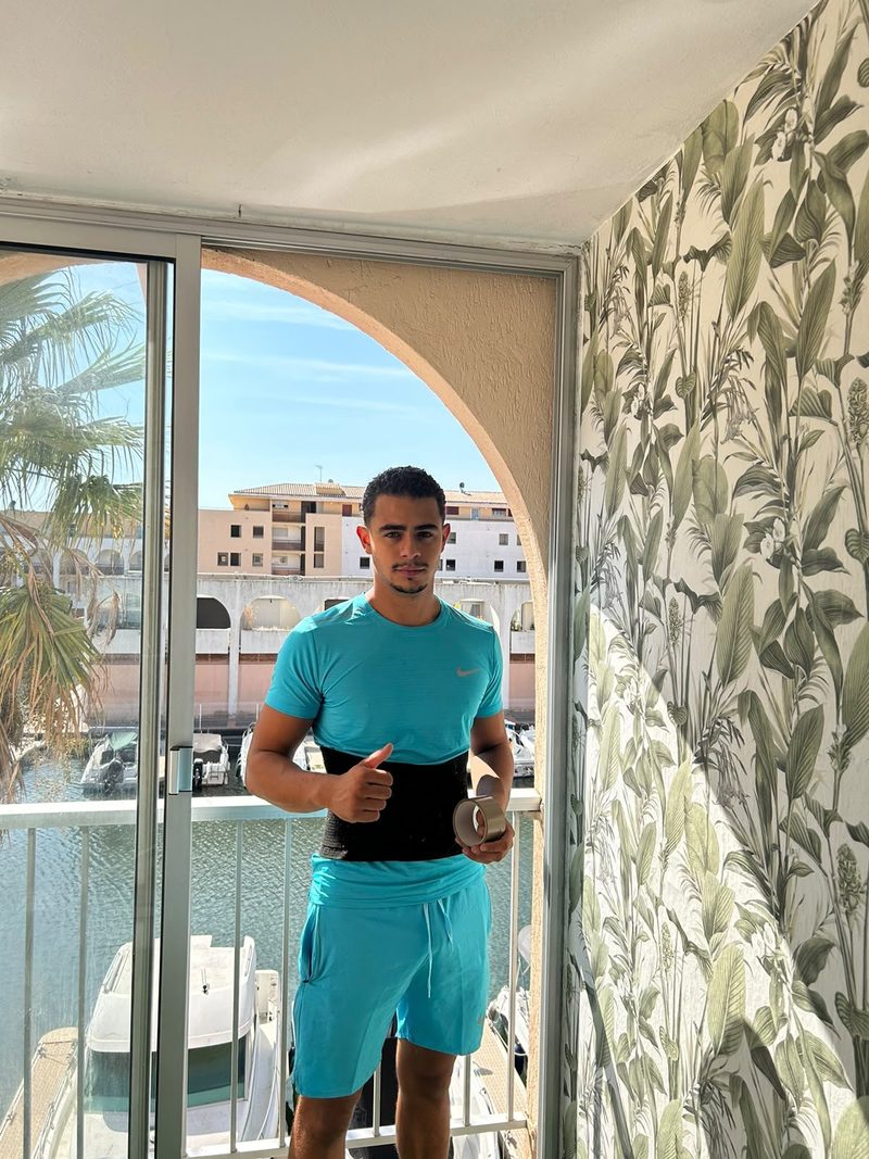 Mathis Natchimie, déménageur indépendant à Montpellier, souriant sur un chantier